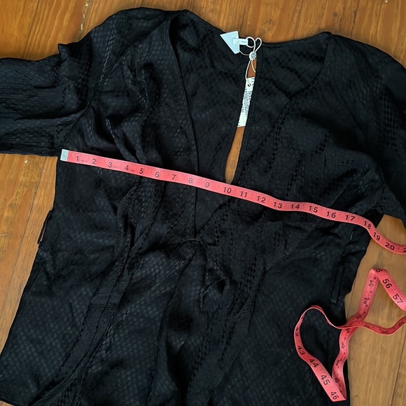 Tree And Horse Garden megara black deep v neck blouse - Picture 14 of 15